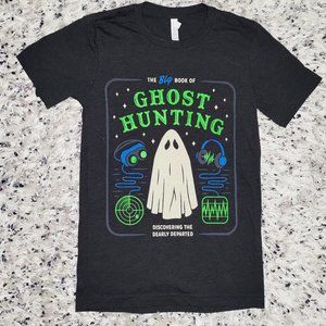 NWOT The Big Book of Ghosthunting T-shirt